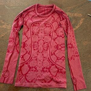 Lululemon long sleeve shirt